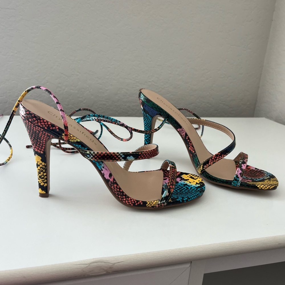 Cityclassified heel multicolor snake print